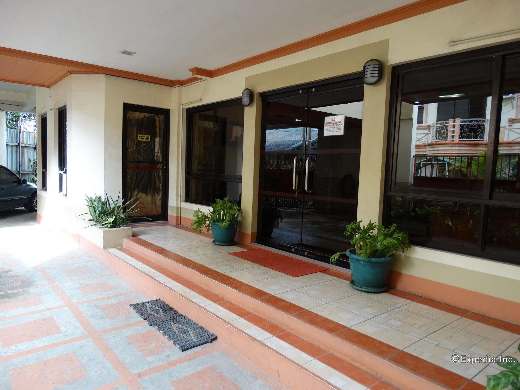 Imperial Ridge Pension House Тагбиларан Сити Екстериор снимка